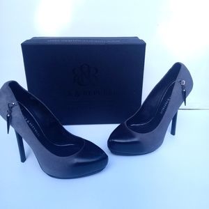 ROCK & REPUBLIC Grey Suede Celina Punk Stiletto Heels Pumps Womens Shoes 8 Gray